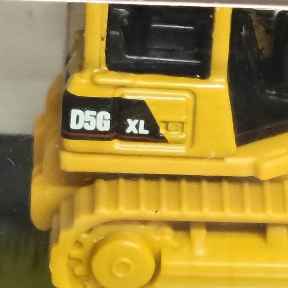 Caterpillar 2007 CAT DG5 XL die-cast tracked Dozer 1/87  yellow and black - Picture 2 of 7